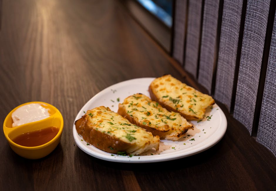 Cheesy Garlic Monkey Bread