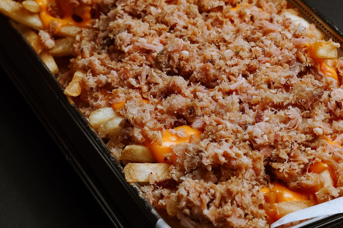 Waffle Fry Nachos With BBQ Pulled Pork And Cowboy Caviar