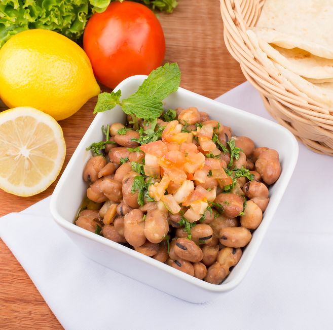 Warm Herbed White Bean Salad with Toasted Garlic Bread